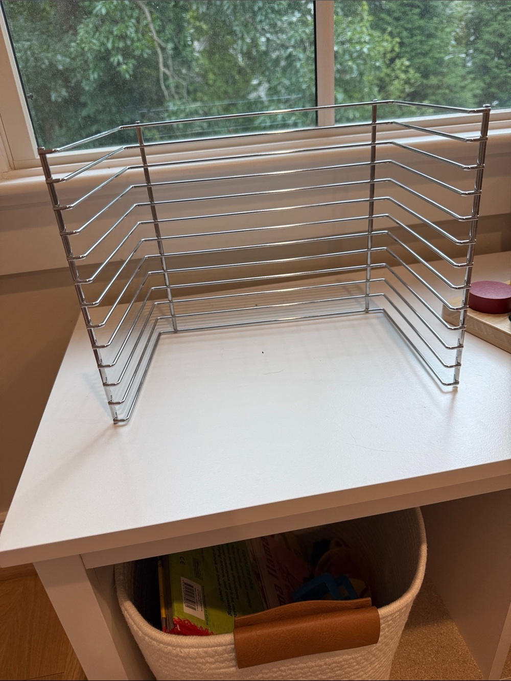 Melissa and Doug Wire puzzle rack Organizer - Silver